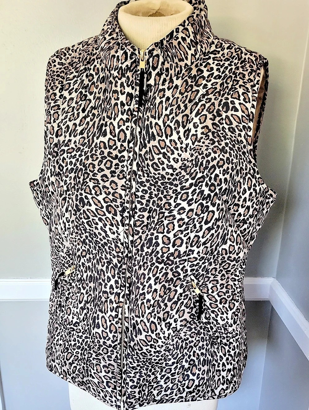 Crown & Ivy Leopard Print Vest XL Like New